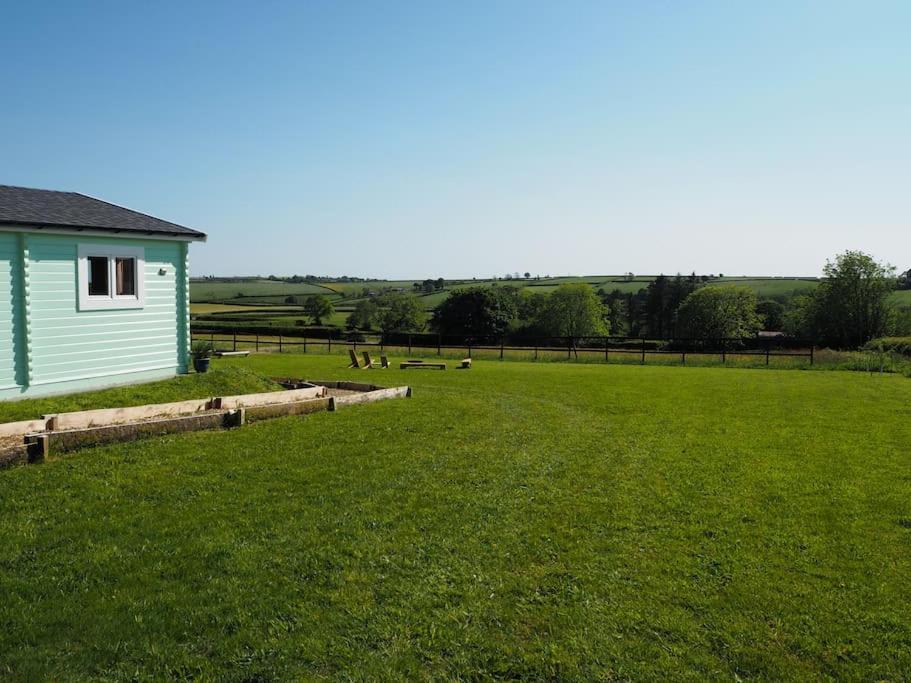 Ty Twt Chalet Carmarthen